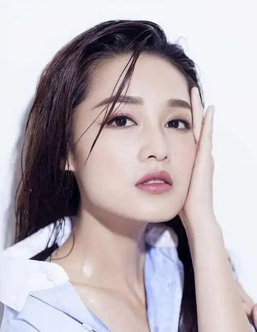 想要拥有白皙皮肤的女生,可以试试"它",来了解一下