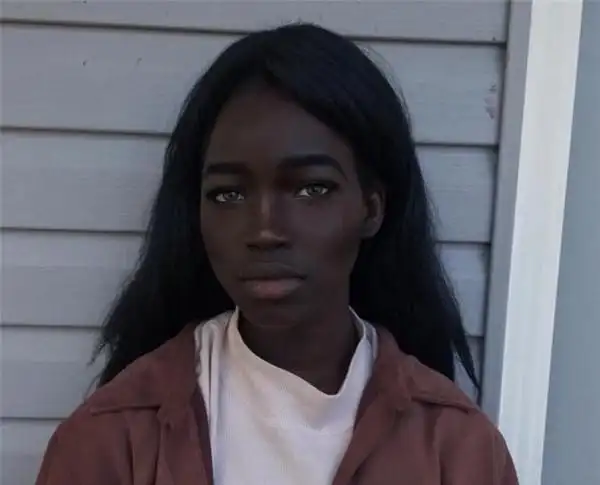 黝黑皮肤精致五官的最美黑人女孩,原来是我不懂欣赏黑人的美