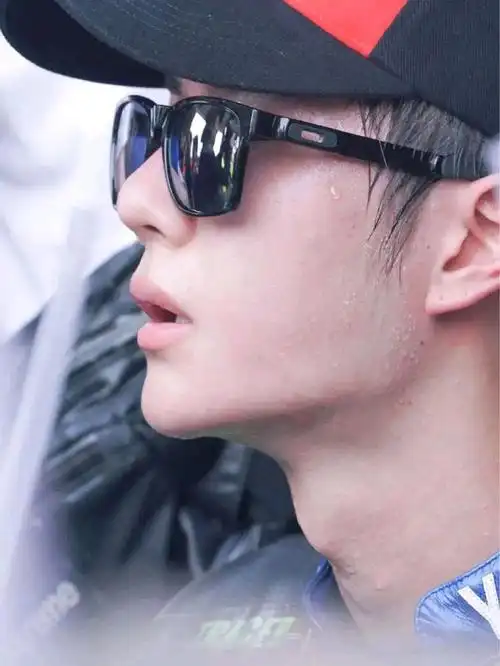 王一博以前居然长这样!内有大量王一博早期照片!