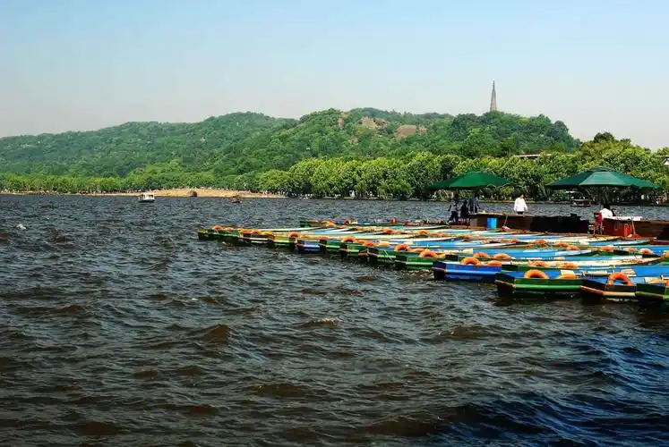 中国十大风景名胜之一,世界文化景观遗产——杭州西湖.只德奎摄