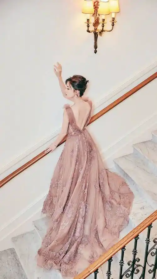 原创当红女星背影照热巴杨幂太相似真爱粉都分不清你认出几个