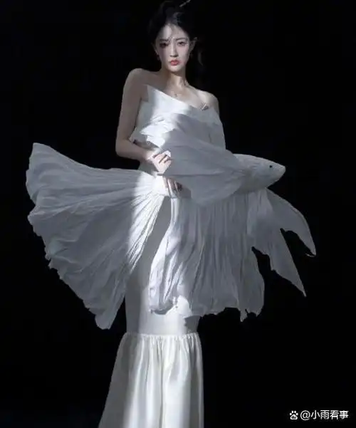 徐璐,中国内地知名女演员,出生于1992年.