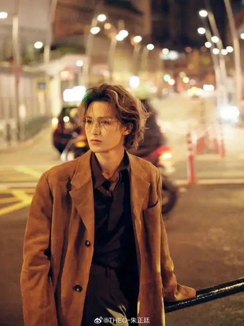 不得不说朱正廷的颜值真的很高什么样的发型都能轻松驾驭