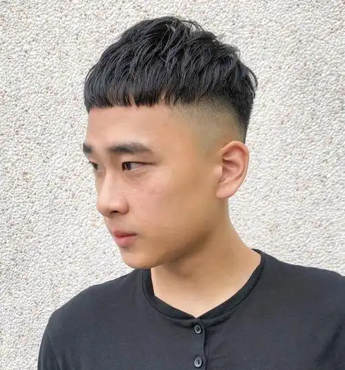 男生"两边剃光"发型很帅气!春天剪这6款造型,清爽干净显精神