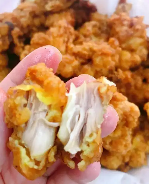 用空气炸锅炸鸡,需要的时间也不是很长,大概炸1518分钟左右就会熟,炸