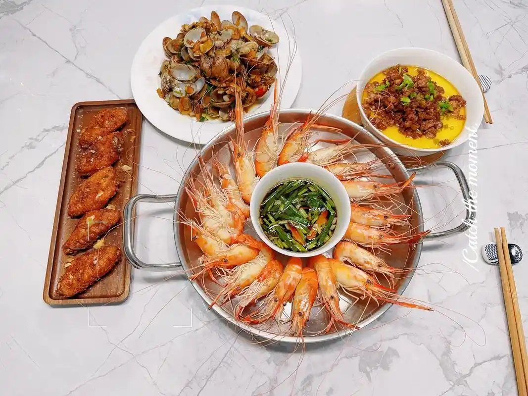 今天中午自己做了四个快手菜,清蒸 - 抖音