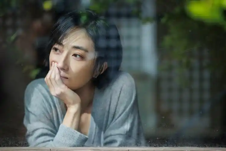 林宥嘉第六张专辑《王 love, lord》发布 桂纶镁助阵mv演出独角戏