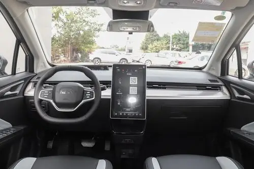 哪吒v车尾-座椅-气囊-易车