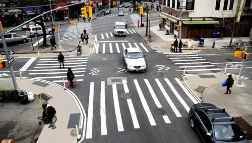 因地制宜打造小转弯半径交叉口 可提升道路安全