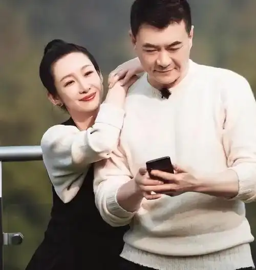 秦海璐巨婴症儿子现已8岁看到长相后网友表情大为吃惊