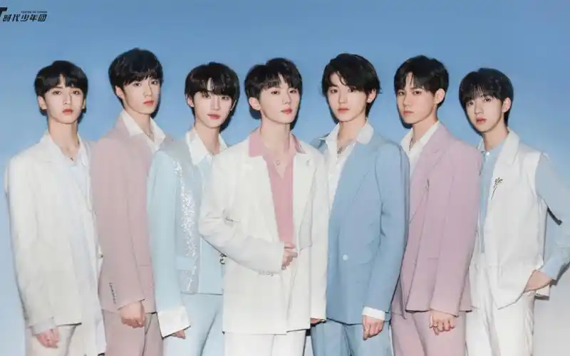 时代少年团姐姐真漂亮少年onfire三次舞台换装混剪