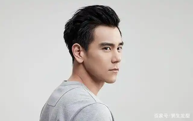 男生"m字"发际线怎么选发型?这5种剪法很合适,别再剪错了