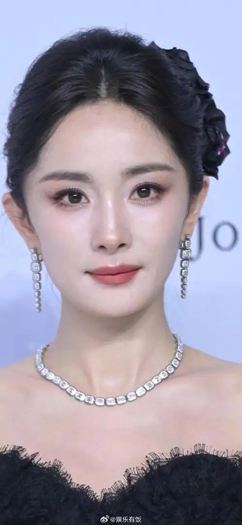 杨幂重返20岁##gq红毯