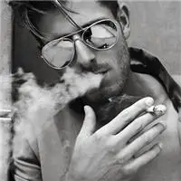 胡子拉碴的欧美大叔_男生头像_我要个性网