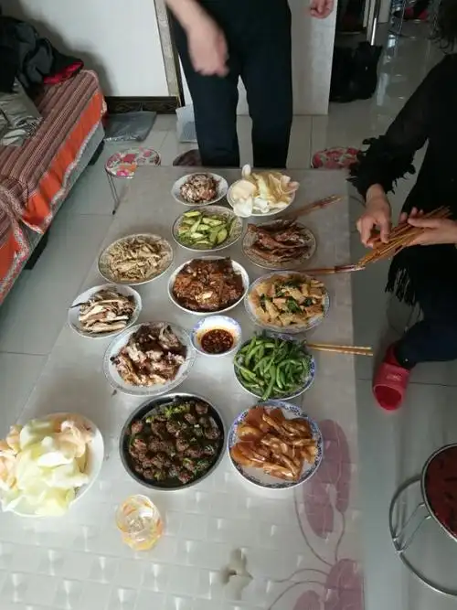 2018年春节和相亲相爱的一家人吃饭聚会