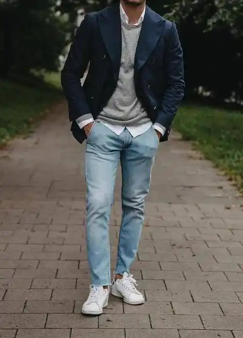 男士穿牛仔裤怎么搭配西装好看鞋子该怎么选