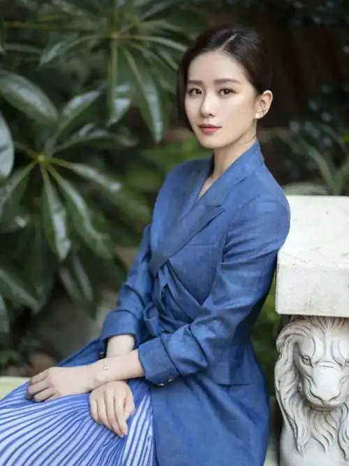 回顾刘诗诗我这辈子正确的决定就是为大17岁的丈夫吴奇隆生儿