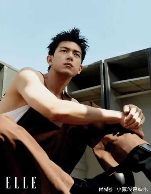 李现沉默不语引网友愤怒绯闻女友晓雪制造小动作引发猜测