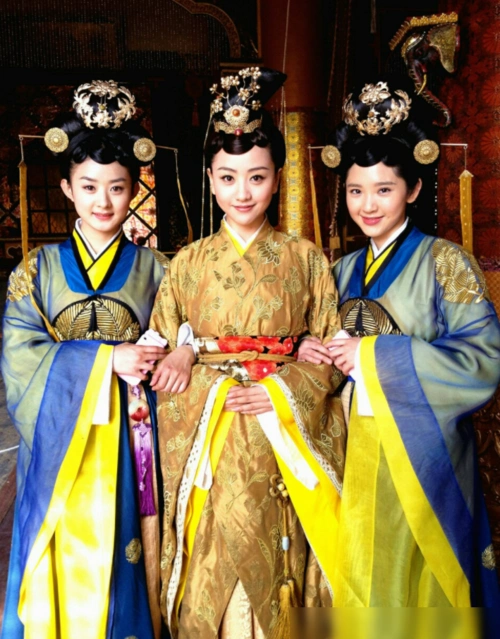 和赵丽颖早期同框照曝光,不红的原因一目了然