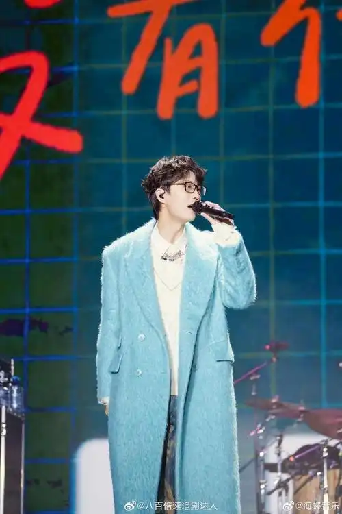 还得是许嵩啊好不容易等到线下看许嵩演唱会的机会当然不能错过