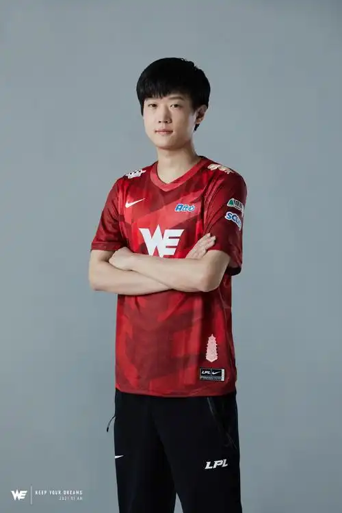 部分战队更新定妆照 你最喜欢哪一个选手的动作呢?