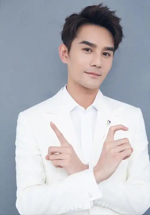 30多岁还能演学生的男演员我只服这4位这才是满脸的少年感嗯