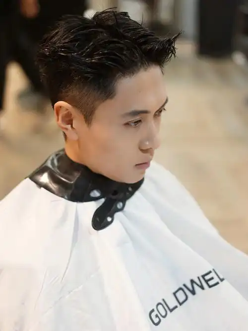 男士发型推荐夏天干净利落男士偏分发型