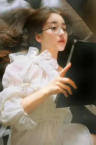 创3姜贞羽起点好高19岁就踏上戛纳红毯还是恋恋江湖女主