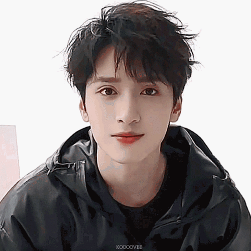 严浩翔最新机场状态