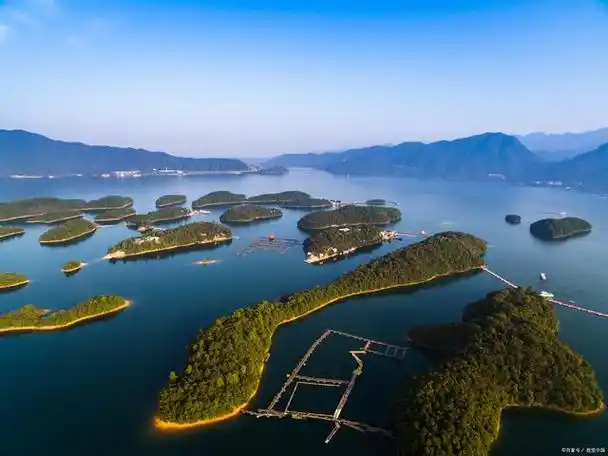 西海景区是国内旅游必去的十大地方之一,位于江西省九江市庐山风景