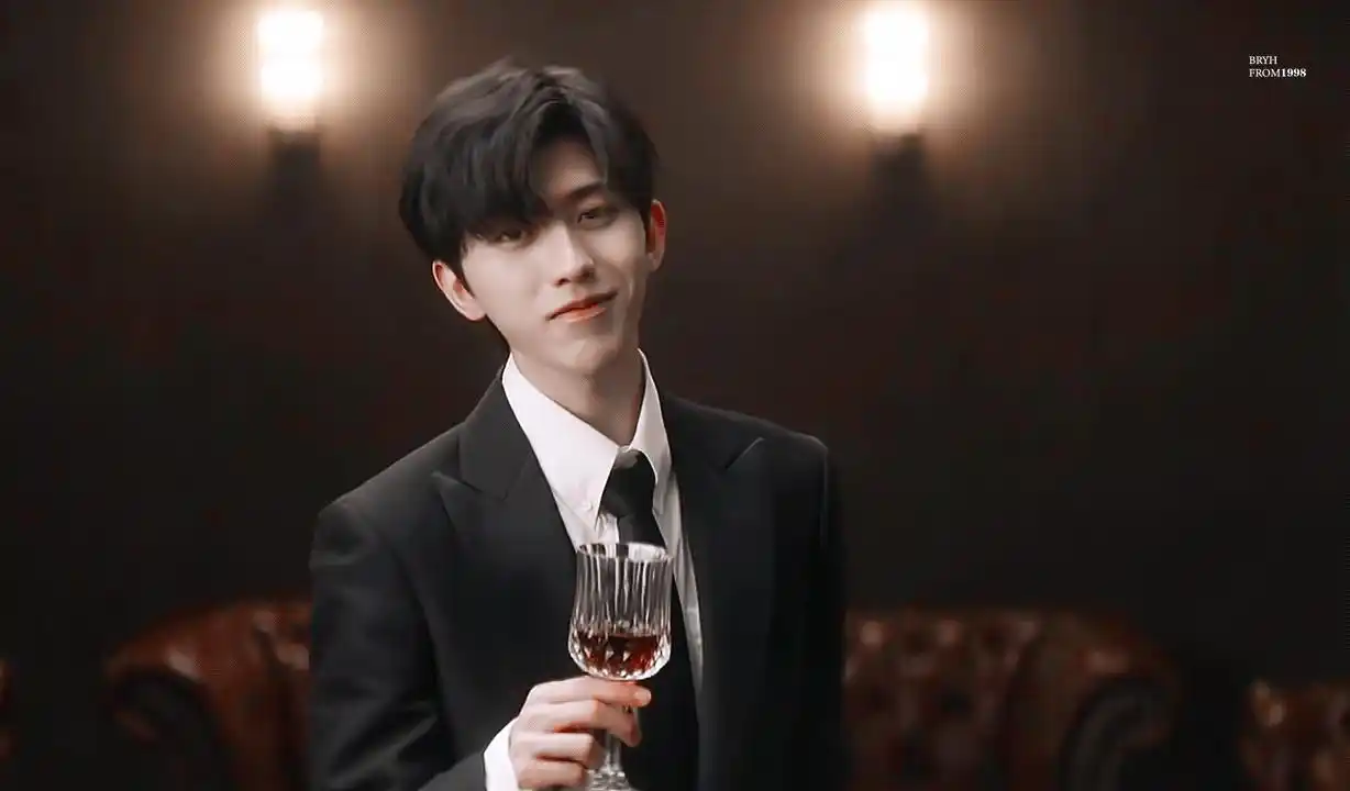 一波蔡徐坤奔跑吧动图来袭!