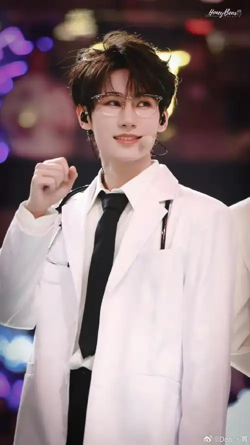 张真源##张真源 廿一无拘踏歌绿海奔行