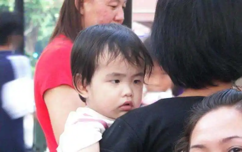 周杰伦3岁女儿和王力宏女儿4岁女儿近照仅差一岁生活却天壤之别