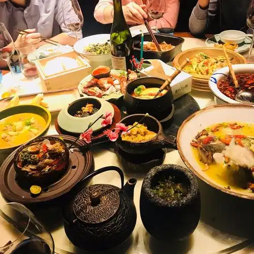 孤岛饭局第13期:刷爆朋友圈的创新湘菜餐厅佬麻雀