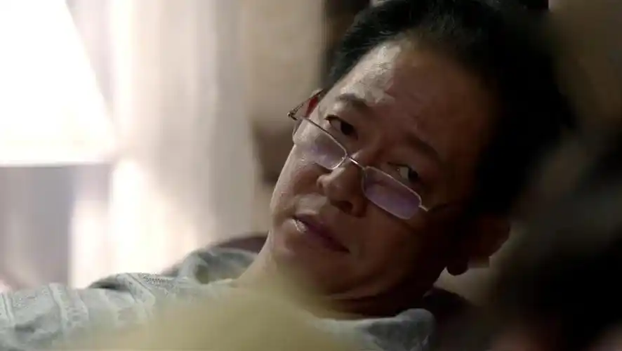 《大丈夫》-顾晓君看着老公眼睛湿润,还是说不出口!