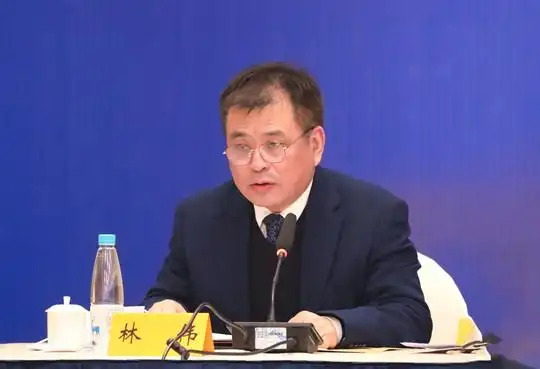 林伟参加省人大常委会办公厅新闻发布会