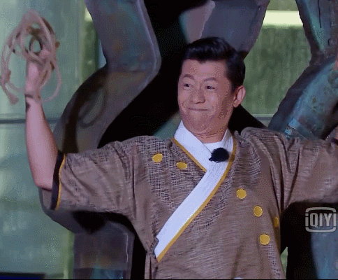 夏雨肌肉搞笑可爱gif动图_动态图_表情包下载_soogif