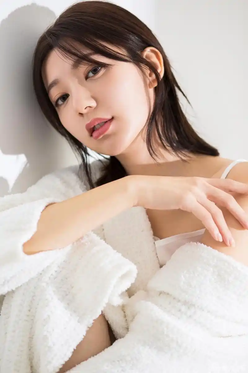 郭雪芙最新大片玩性感诠释猫系女神魅惑