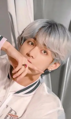 男星白发造型,王嘉尔边伯贤可爱迷人,范丞丞冷酷,王一博绝了!