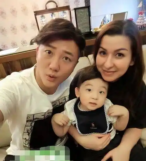 8位歌手现状有人卖惨有人卖唱,混得一个不如一个_吉克_吴莫愁_舞台