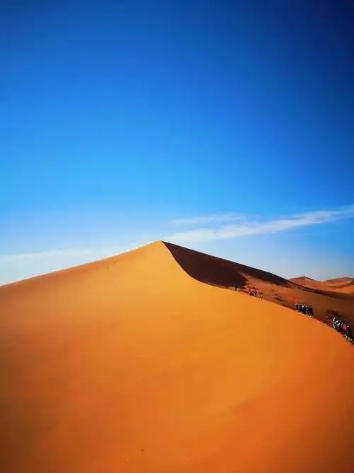 2326日腾格里沙漠