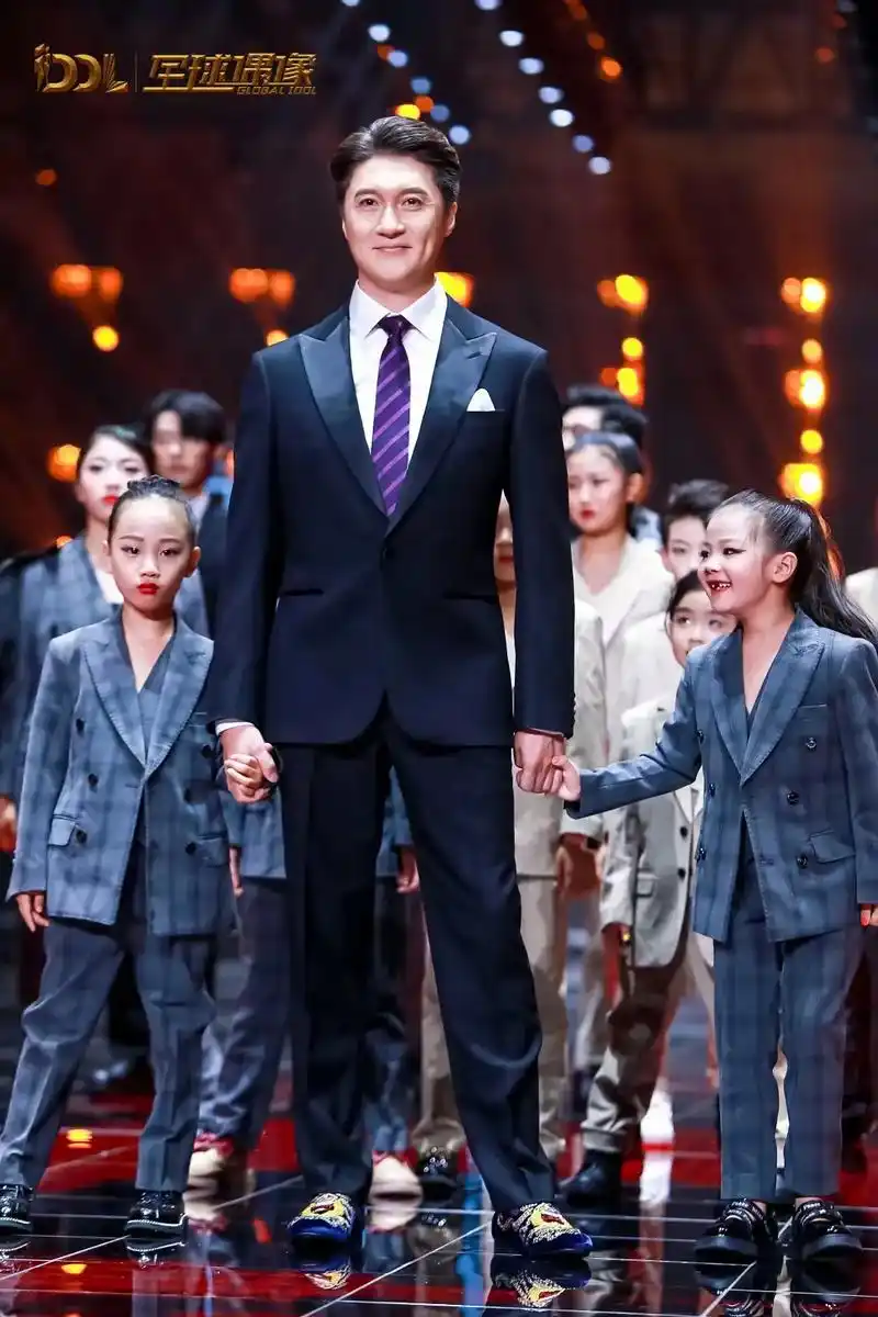 幸福的孩子们和明星迟帅同台走秀 - 抖音