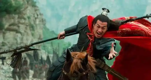 古代将军背后为何会有披风?是为了防止有人放暗箭吗_作战_战场_统帅