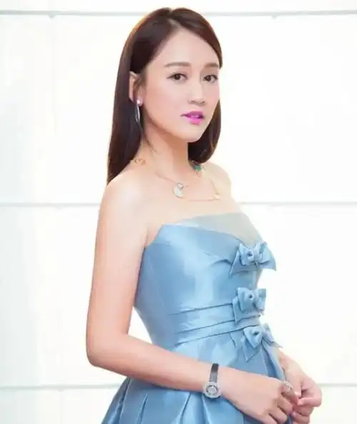 陈乔恩"傻白甜"的外表,东方不败的硬核|霍建华|冯绍峰|林心如_网易