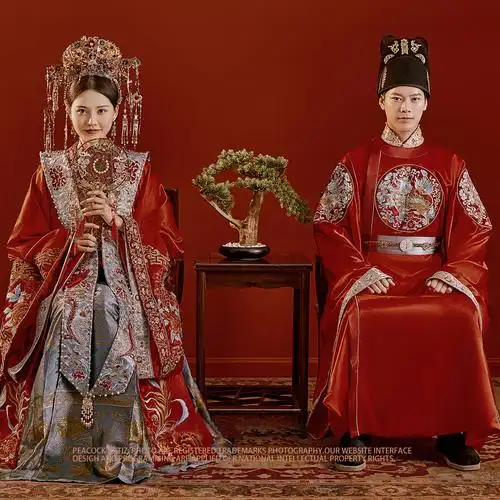 新款明制古装汉服影楼主题拍照情侣服装凤冠霞帔刺绣中式礼服嫁衣
