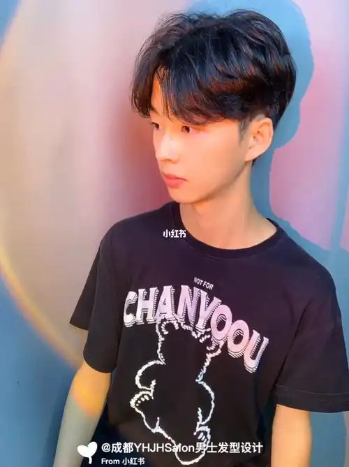 快开学了让我们做一款韩式中分气垫烫吧