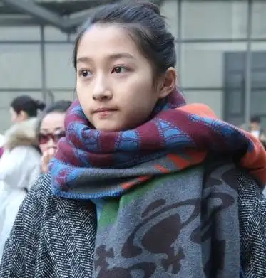 关晓彤小时候真正的模样曝光可惜现在长残了不然就是最美童星