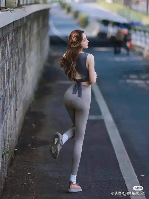 健美女孩与其仰望别人不如做好身材管理塑造自己