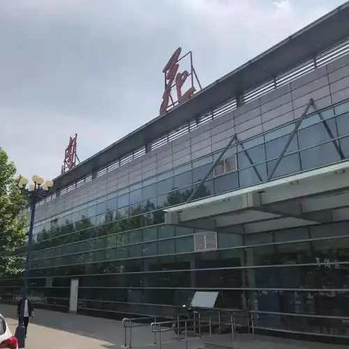 机场庞大雄伟的建筑nay藏在北京南中轴线和南四环路间的一个夹角中又