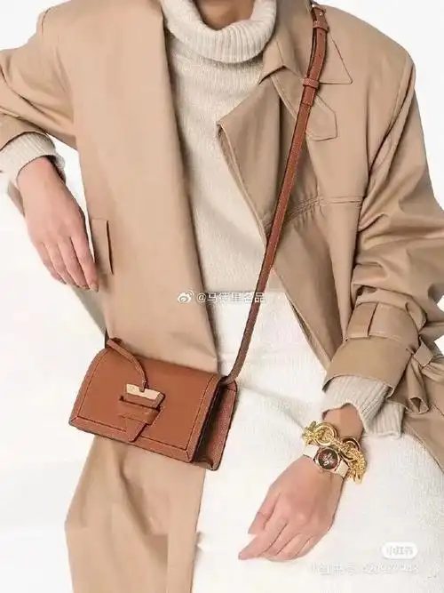 [爱心]国现秒发75  loewe 棕色荔枝纹牛皮粒面巴塞罗那包,mini款